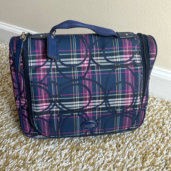 Coach - Picture 1 of 8